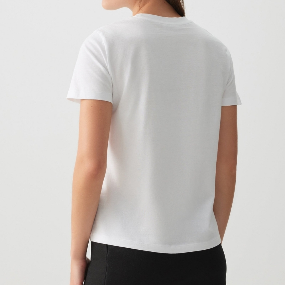 TOO PRETTY FOR THIS Casual Basic Tee with Kiss Graphic Design π Various Sizes - Picture 4 of 6